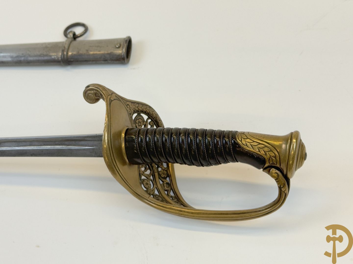 Franse officierssabel infanterie met schede
