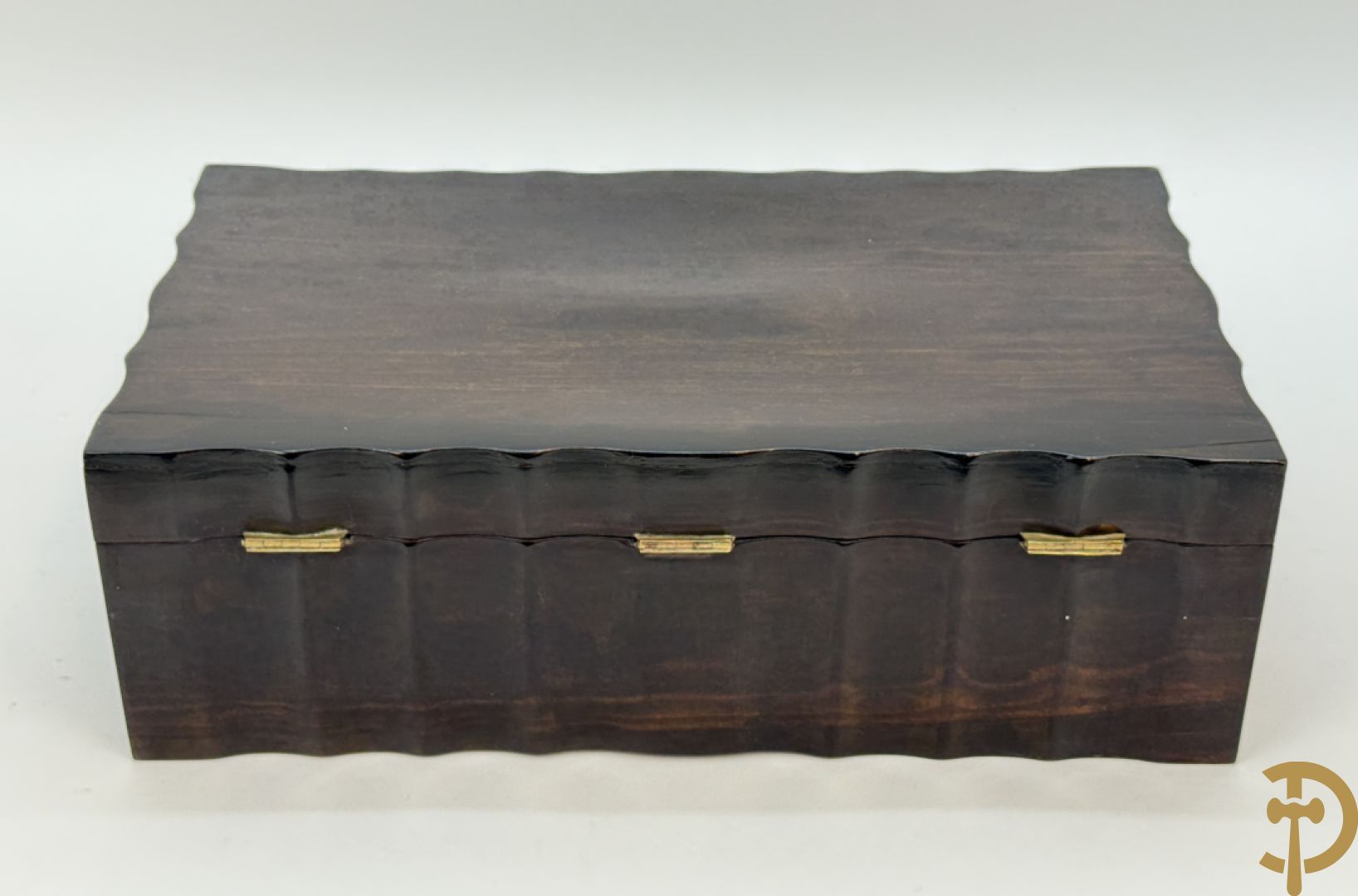 Openklapbare Indische schrijfbox in coromandel hout, binnenin met marketterie van exotische houtsoorten, met verborgen vakjes, 19e