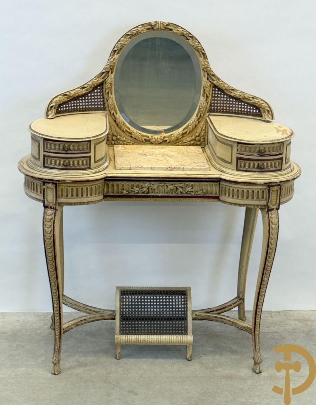 Gepatineerde damesopschiktafel met 5 lades en ovale spiegel, Louis XVI stijl