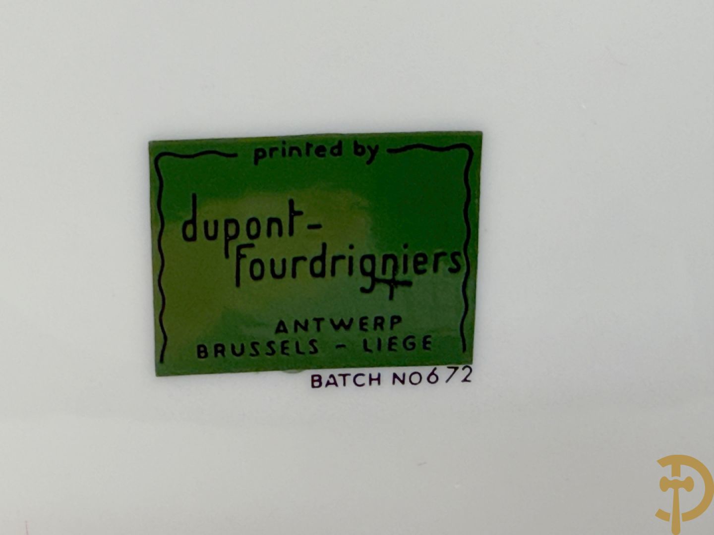 Acht porseleinen borden van boogschuttersgildes