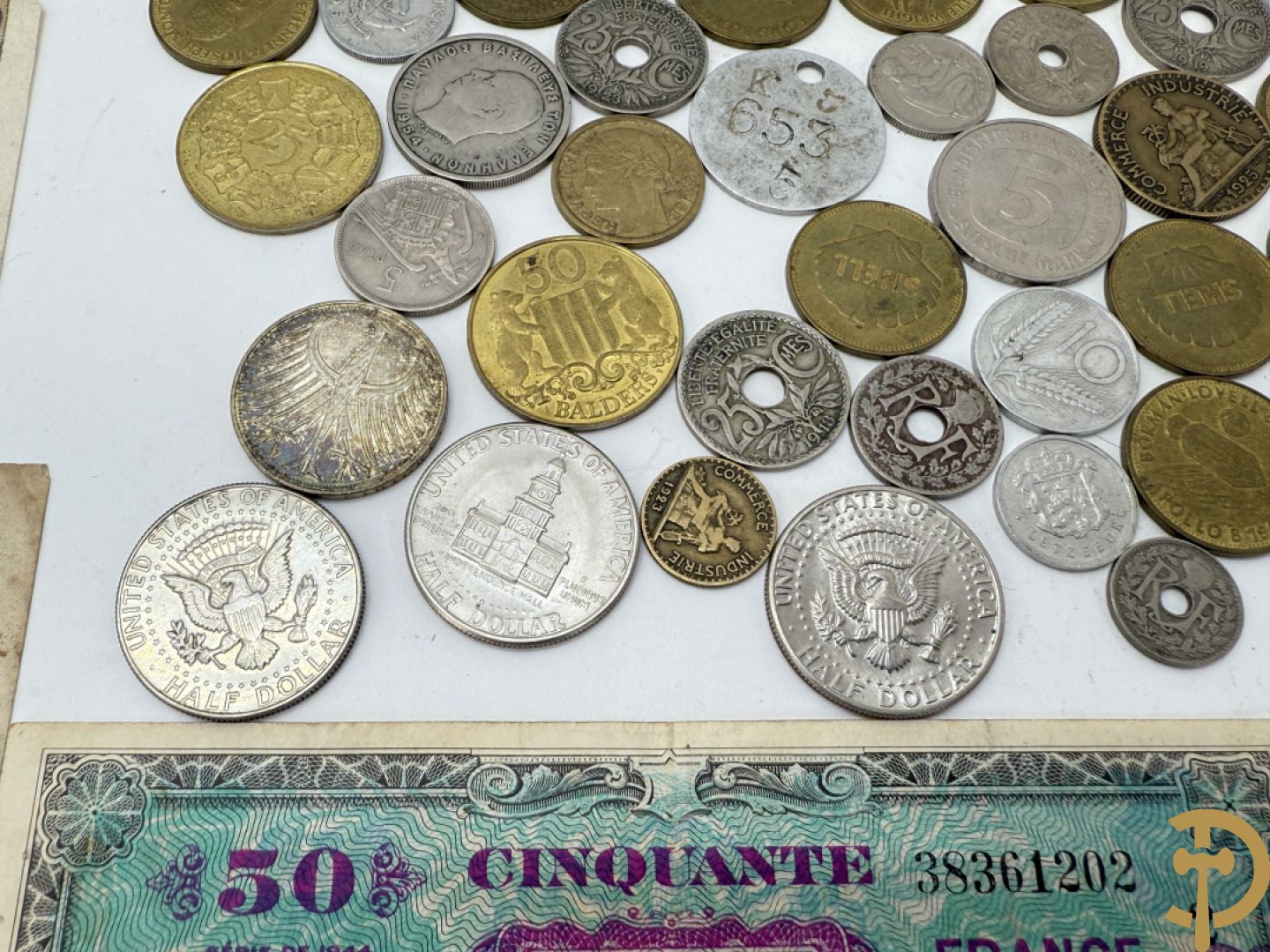 Verzameling munten Belgisch, Duits en Frans + verzamelmapje munten met Dirk Frimout uit 1992 + ingepakte eerste euro minikit + oude bankbiljetten van Frankrijk en België