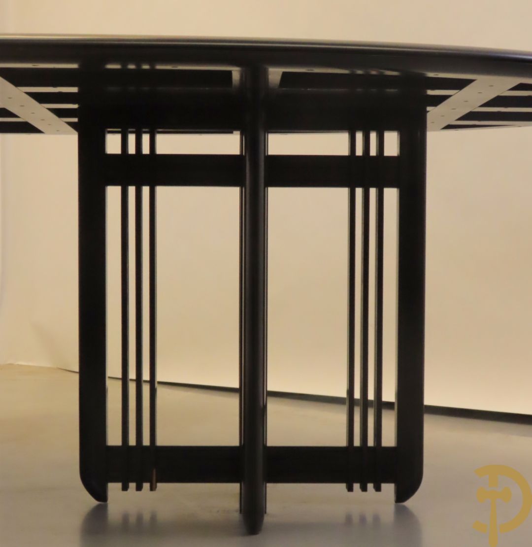 Grote ovale tafel van de Italiaanse ontwerper Umberto Asnago voor Giorgetti + 10 bijhorende hoogleunige stoelen