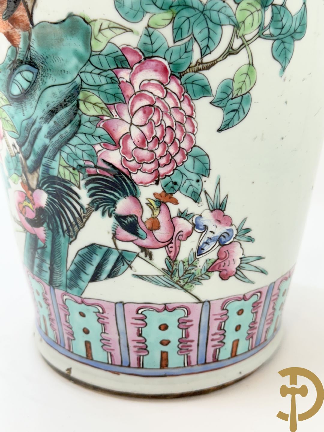 Chinese porseleinen vaas met decor van hanen en bloemen