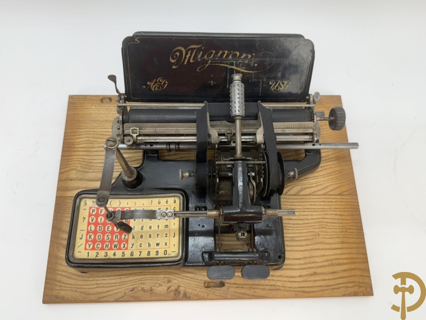 Antieke typmachine AEG Mignon in kist