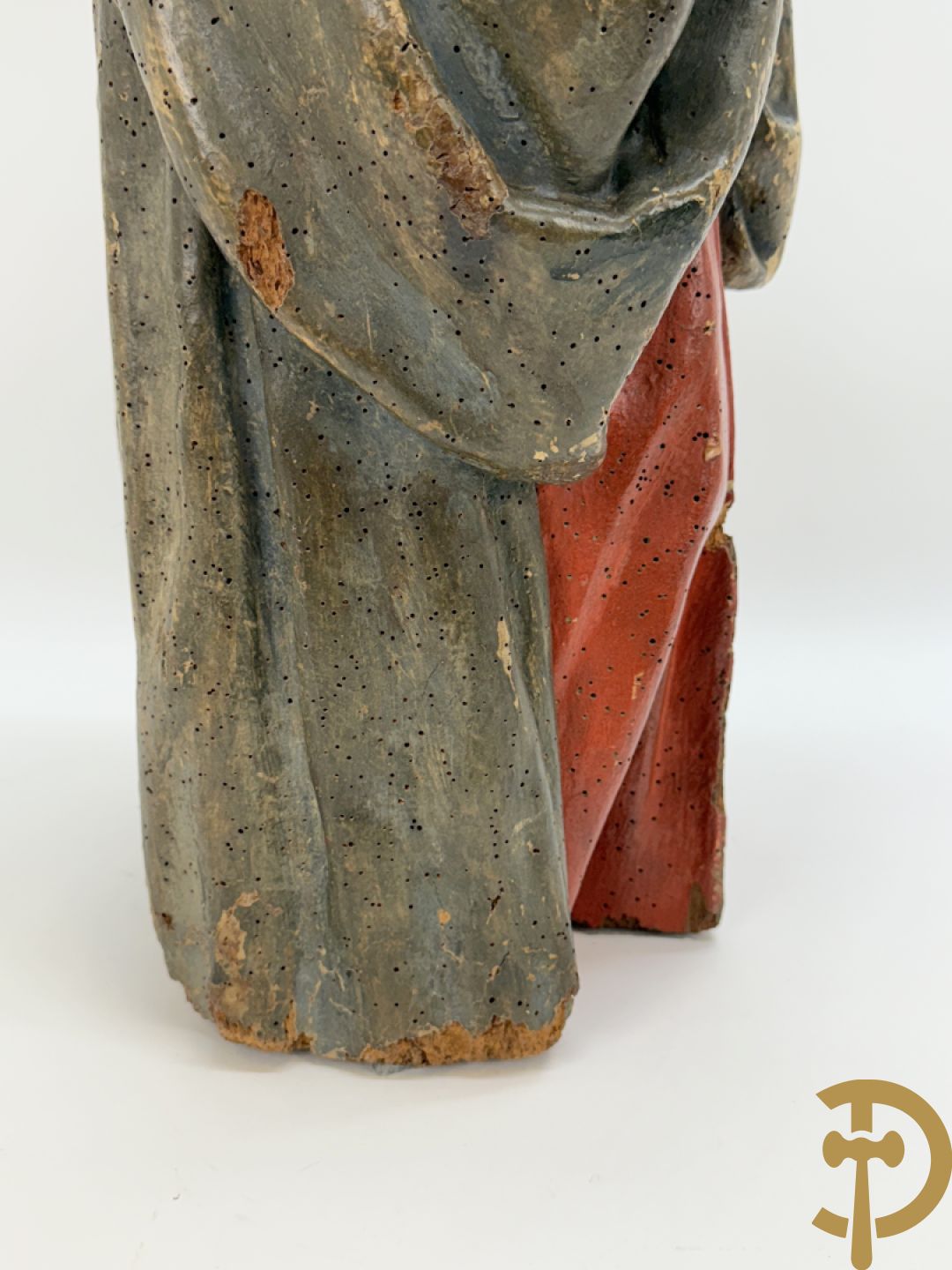 Gepolychromeerde houtsculptuur Madonna met rode jurk en kind, 18e