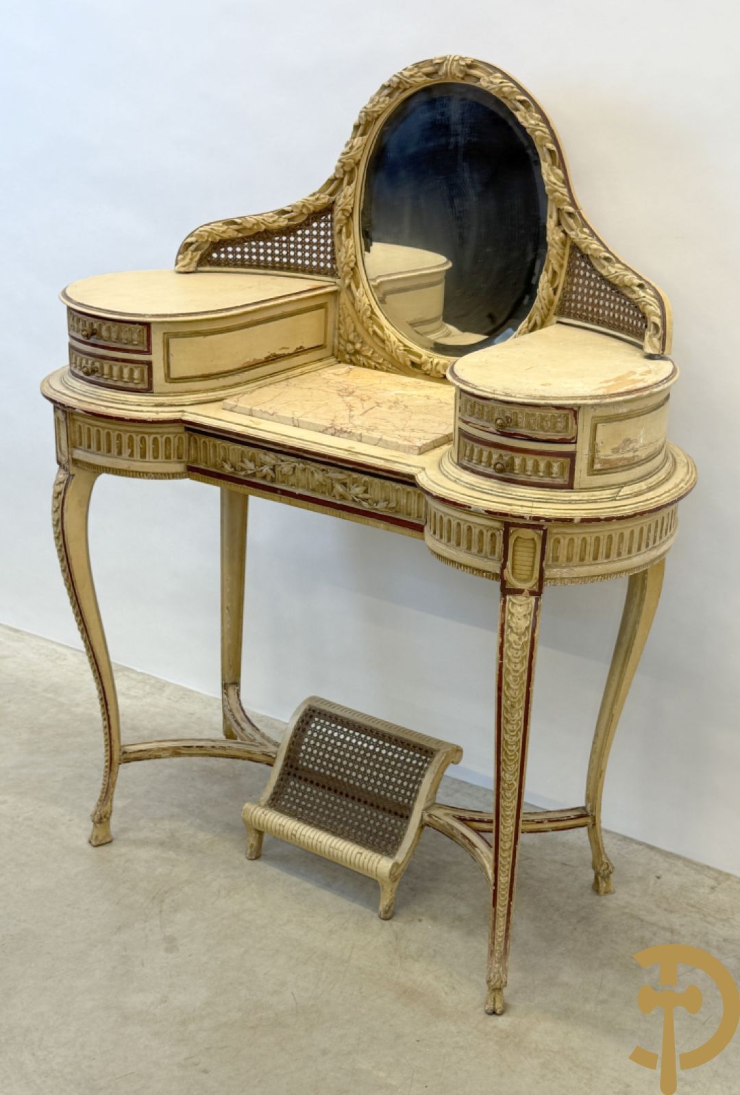 Gepatineerde damesopschiktafel met 5 lades en ovale spiegel, Louis XVI stijl