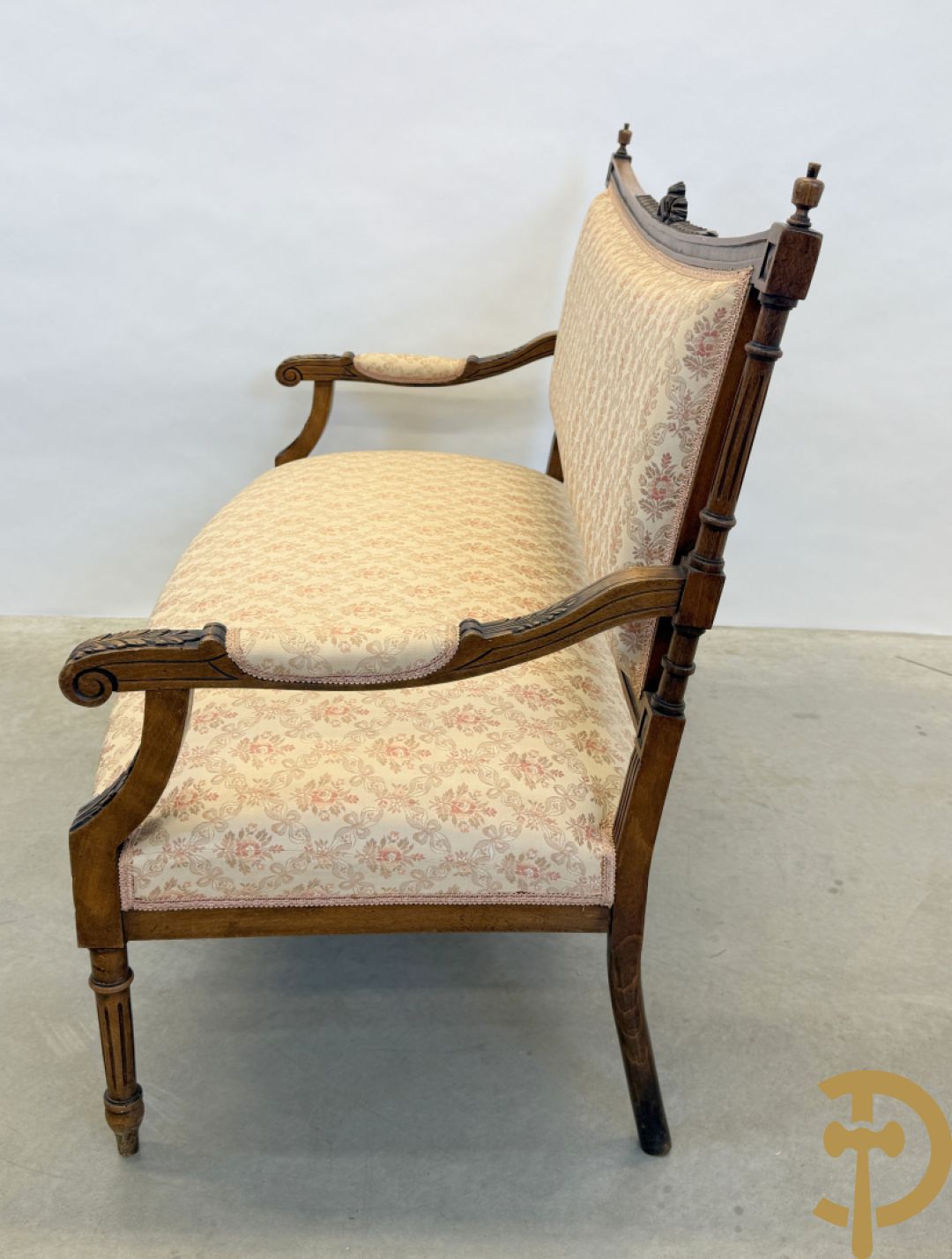Louis XVI salonensemble bestaande uit canapé, 2 armzetels en 4 stoelen