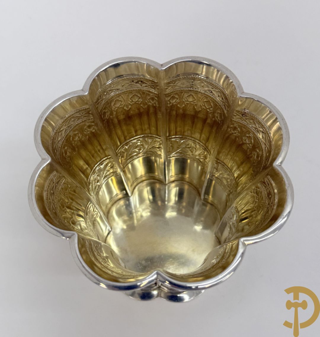 Massief zilveren gelobde Deense Margrete beker met vermeil binnenin, C.F.H. gemerkt, 1923