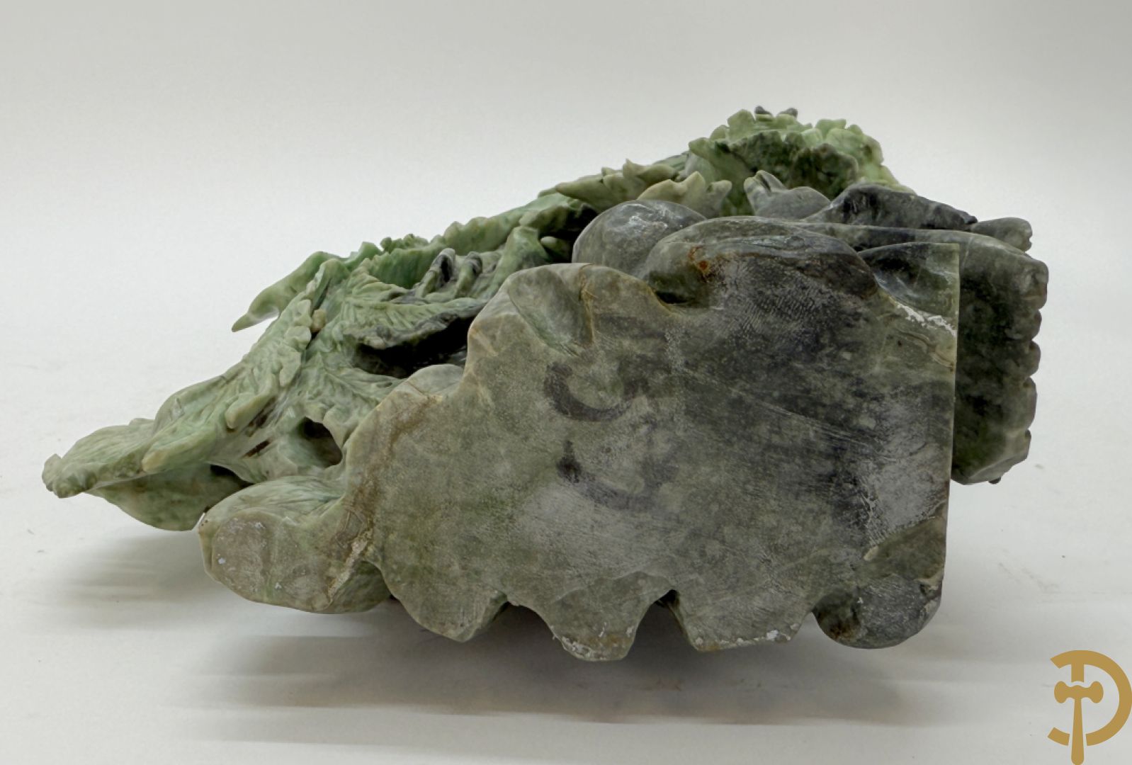 Paar Aziatische sculpturen met fenixen en pioenrozen
