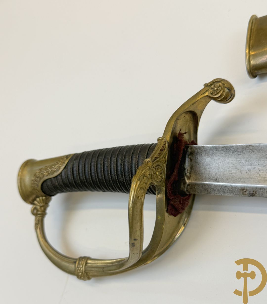 Franse infanterie sabel in lederen schede