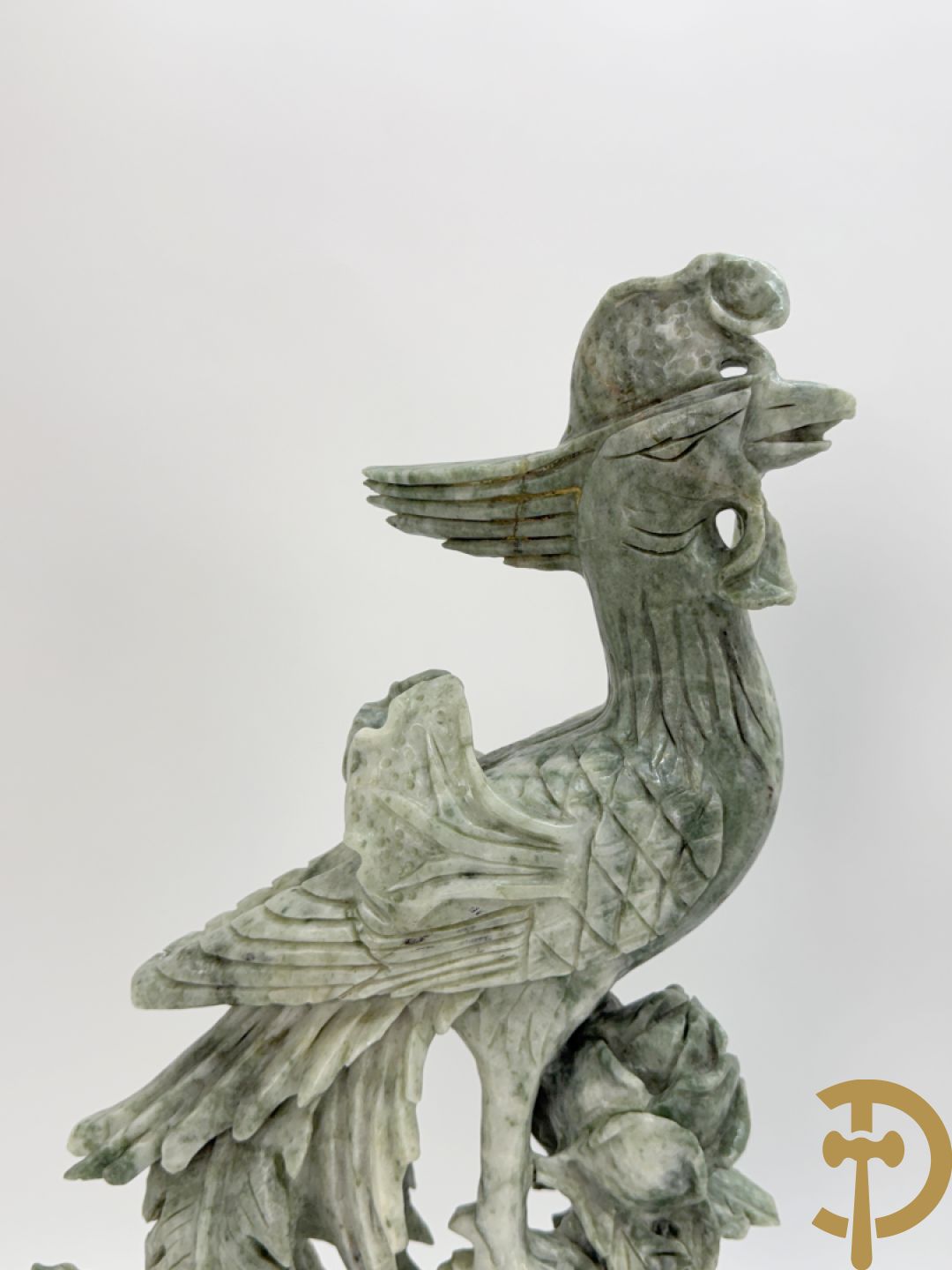 Paar gesculpteerde fenixvogels in jadeïet