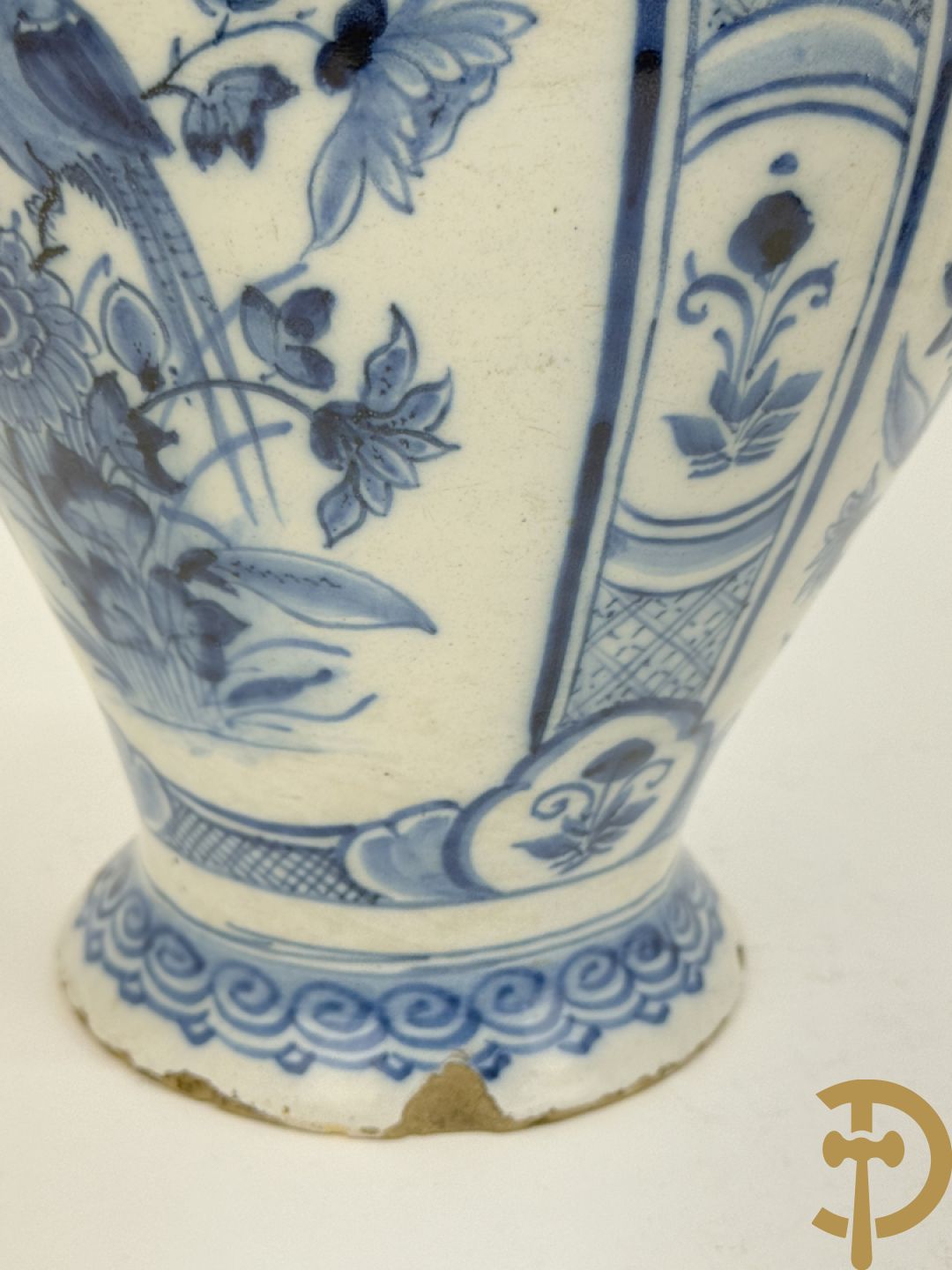 Lot 18e faience tegeltjes w..o. Delfts en Vlaams + Delftse potiche