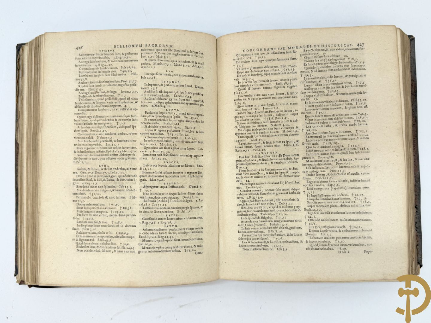 Reeks oude theologische boeken met lederen kaft 17e-18e w.o. Moralis Christiana, Missale Romanum  en Bibliorum Concordantia