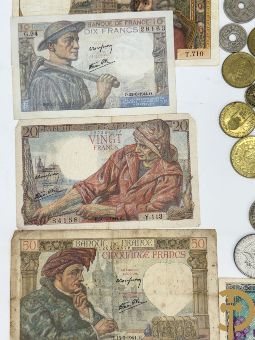 Verzameling munten Belgisch, Duits en Frans + verzamelmapje munten met Dirk Frimout uit 1992 + ingepakte eerste euro minikit + oude bankbiljetten van Frankrijk en België