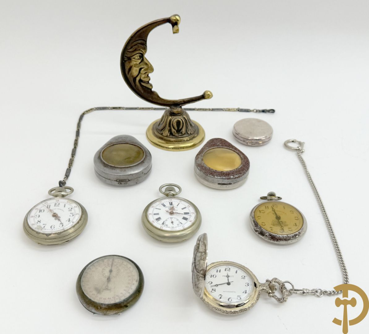 2 zakhorloges Roskpf + zakhorloge met jachtmotieven + zakhorlogehanger + 2 zakhorlogekasten + chrono (na te zien) + zakhorloge Bacschmed