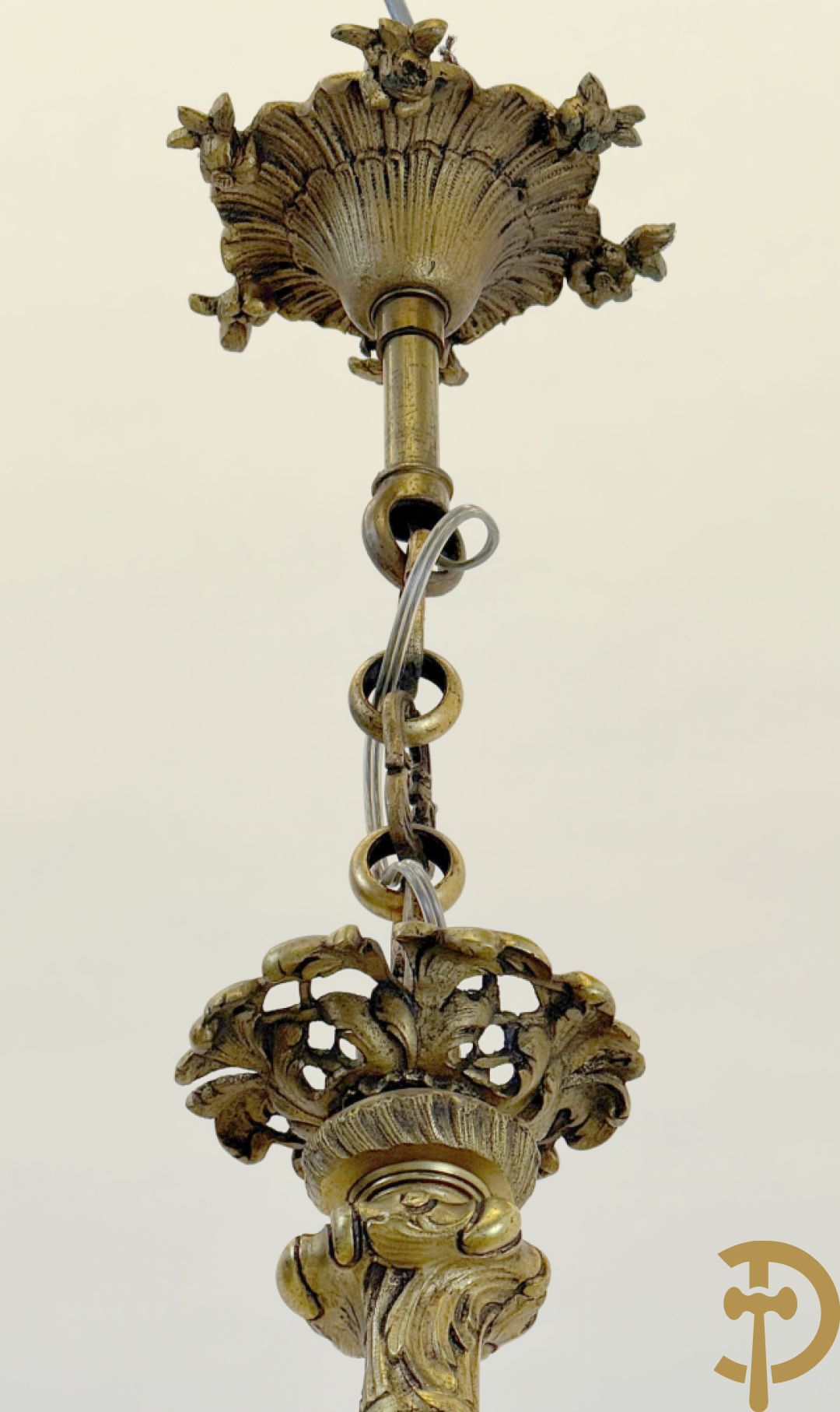 Bronzen drie armige luchter met accanthusranken, Louis XV stijl