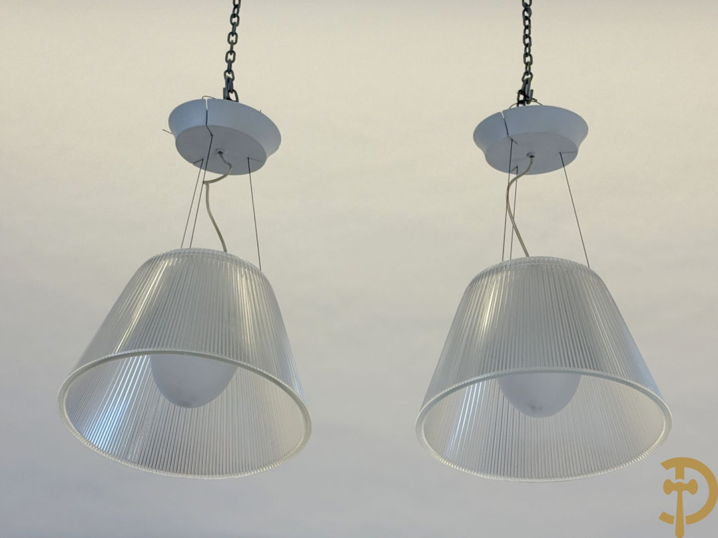 Paar Floss Romeo Moon hanglampen, ontworpen door Starck Philippe