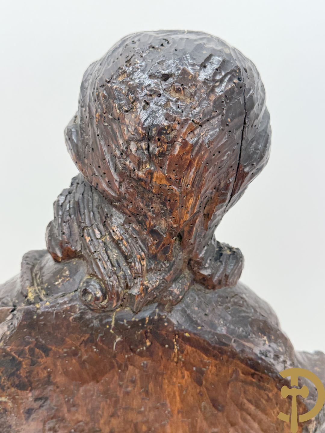 Houtgesculpteerde antieke religieuse voorstelling van evangelist, 18e