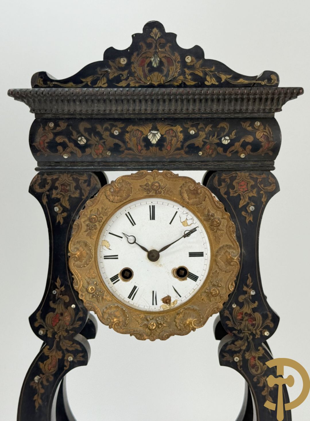 Napoleon III pendule met koper- en parelmoerinleg