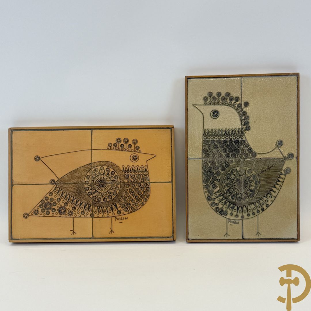 PINSON getekend (Charles-Emile) Paar vintage keramieken tabletten met surrealistisch gestyleerd vogeldecor