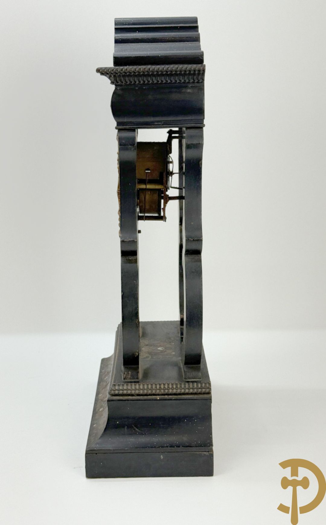 Napoleon III pendule met koper- en parelmoerinleg