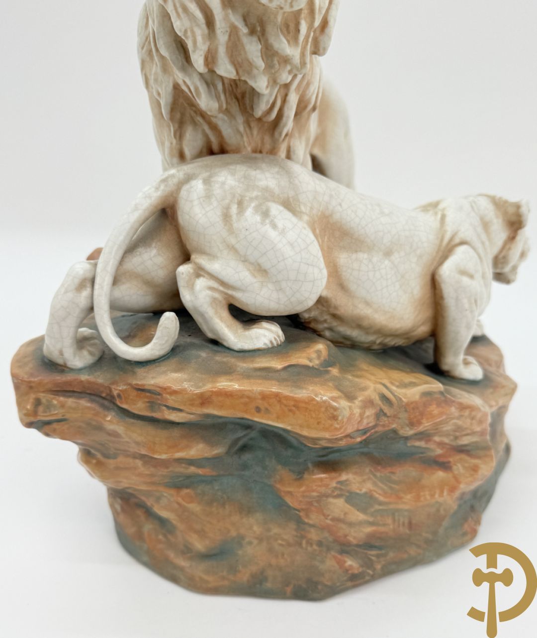 BB gemerkt onderaan (Bernard Bloch) en ontworpen door SCHAAP Th. 