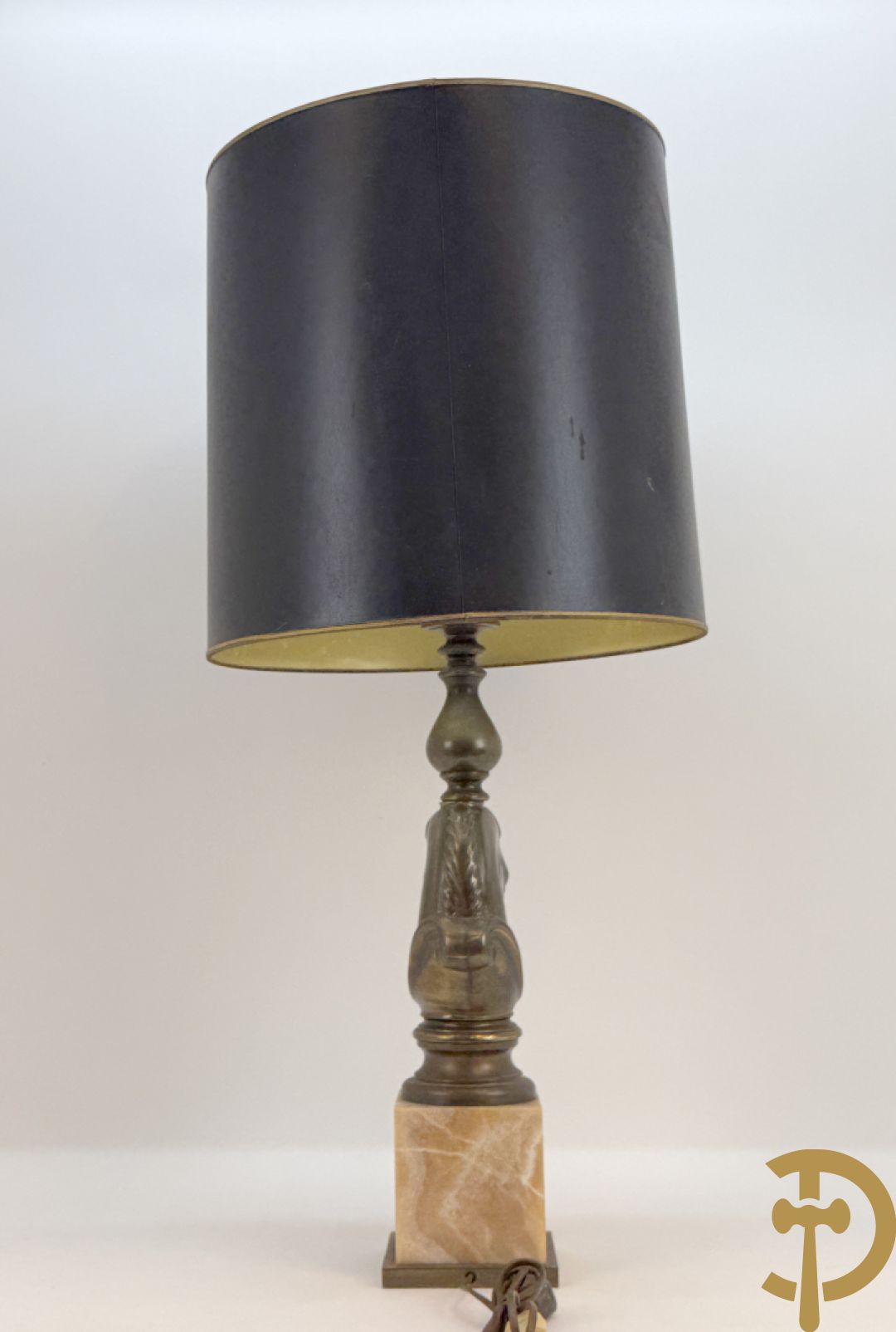 Vintage lampadaire in messing met paardenkop op onix marmeren sokkel