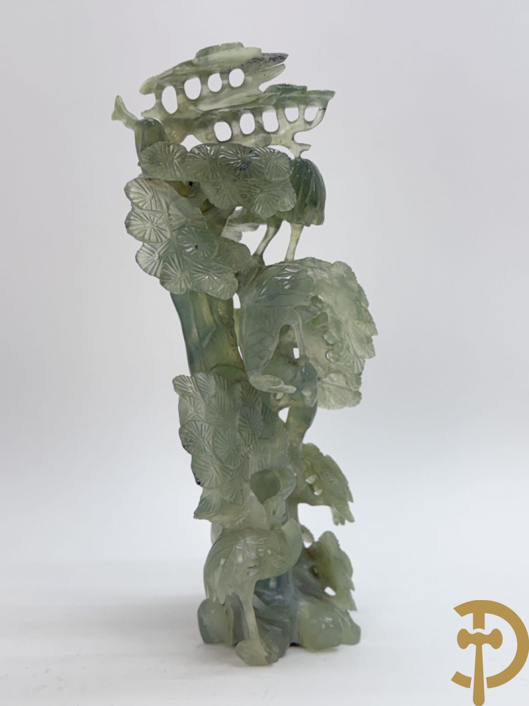 Jadeiet sculptuur van boom met vogels + koppel vogels op bloemen in jadeiet + 2 vogels op tak in jadeiet