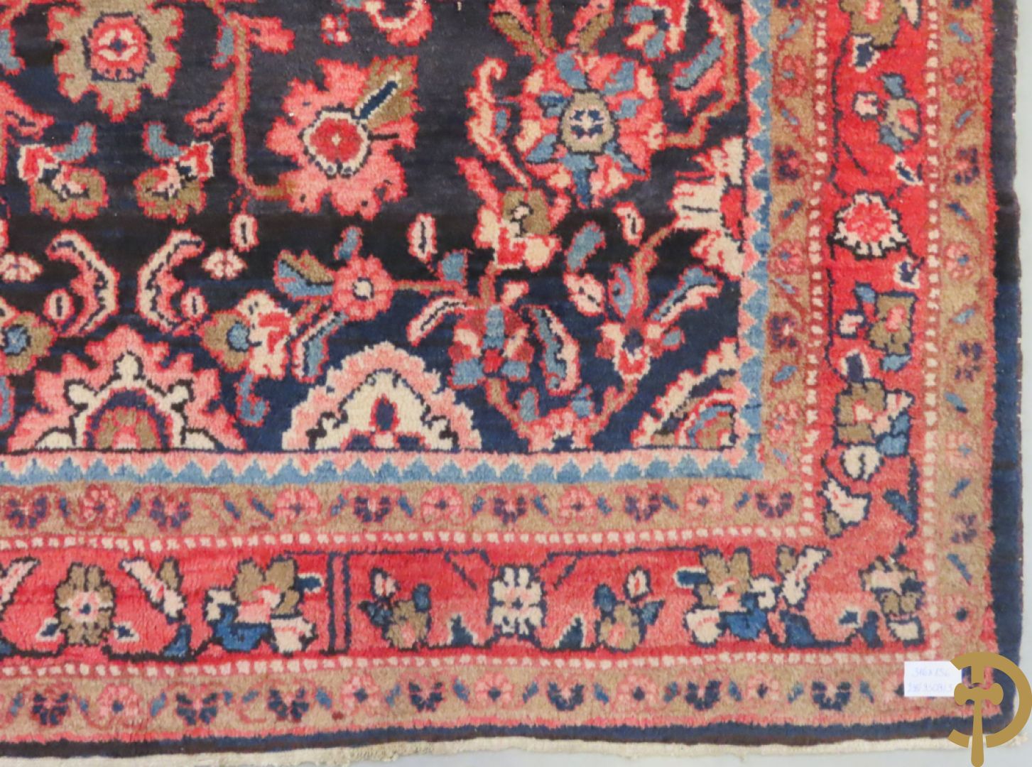 Iranees handgeknoopt tapijt met bloemendecor op blauwe fond, Nanadi