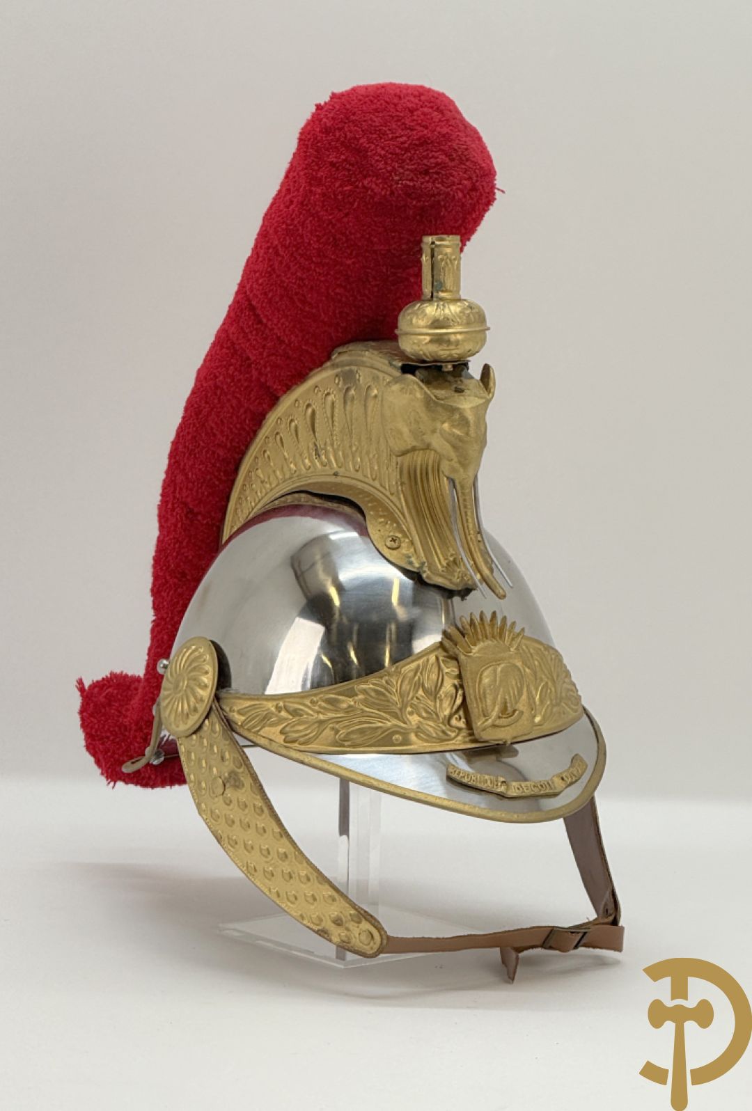 Metalen helm van de Republikeinse garde van de Ivoorkust