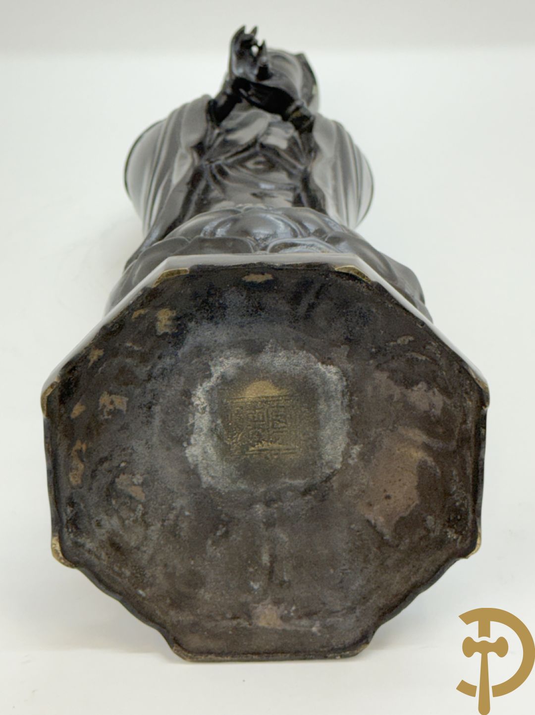 Aziatische bronzen boedha op met schriftrol lotusbloem, jaren 