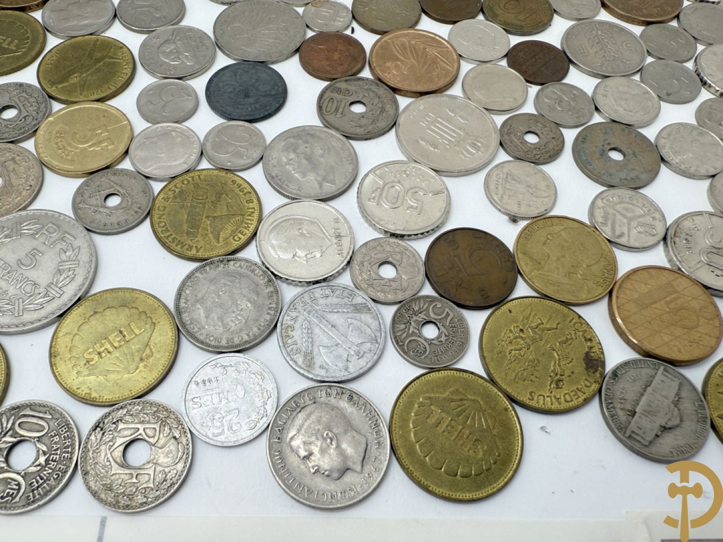 Verzameling munten Belgisch, Duits en Frans + verzamelmapje munten met Dirk Frimout uit 1992 + ingepakte eerste euro minikit + oude bankbiljetten van Frankrijk en België