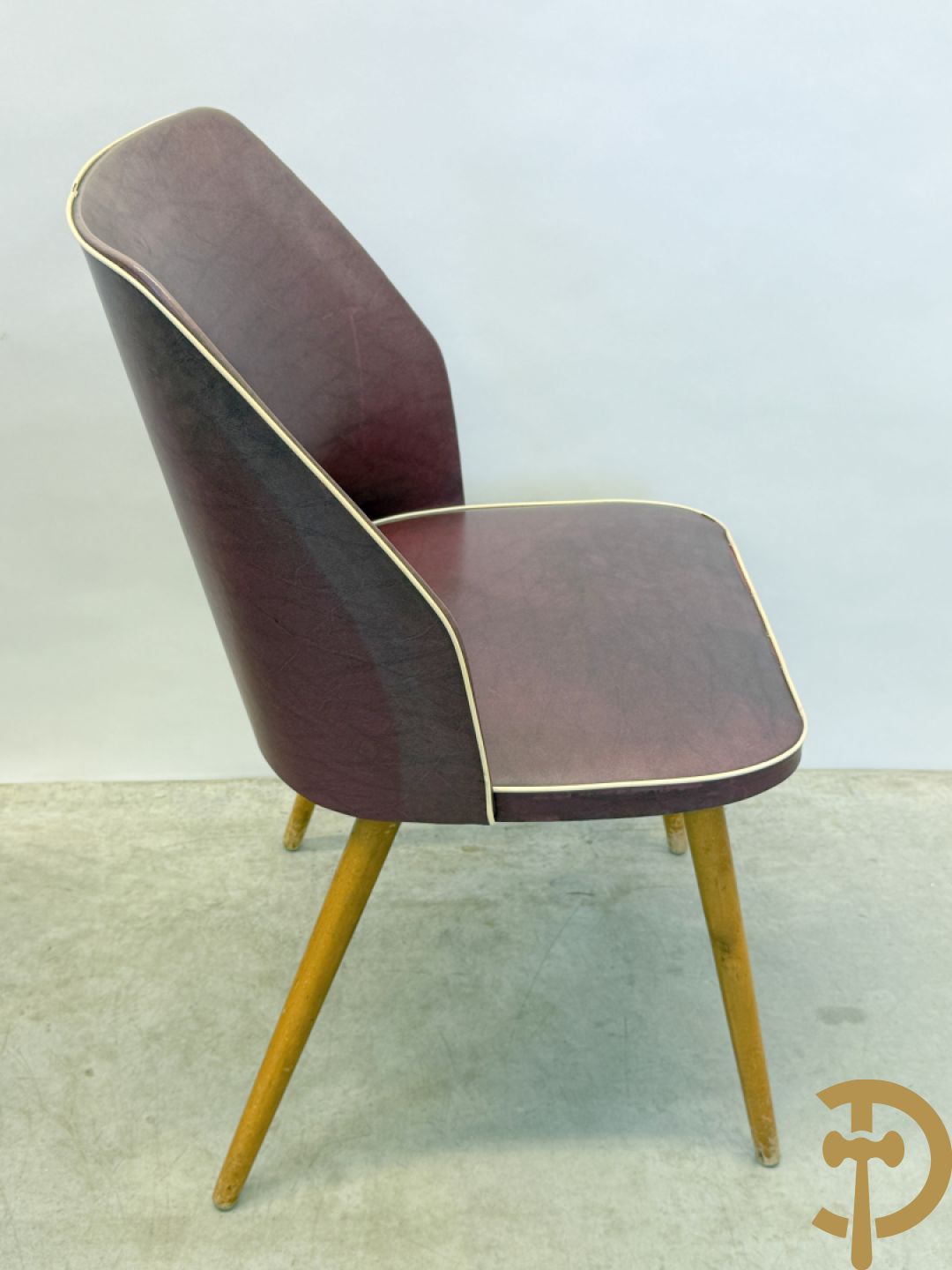 Set van 4 vintage stoelen  in skai met witte bies, jaren 