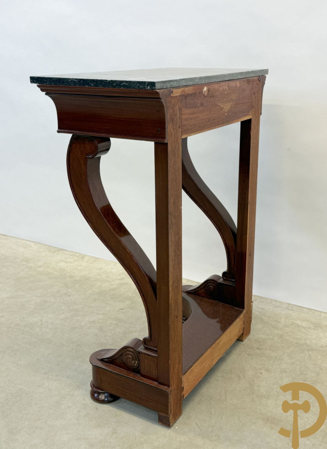 Mahoniehouten console met lade en arduinen blad, Charles X