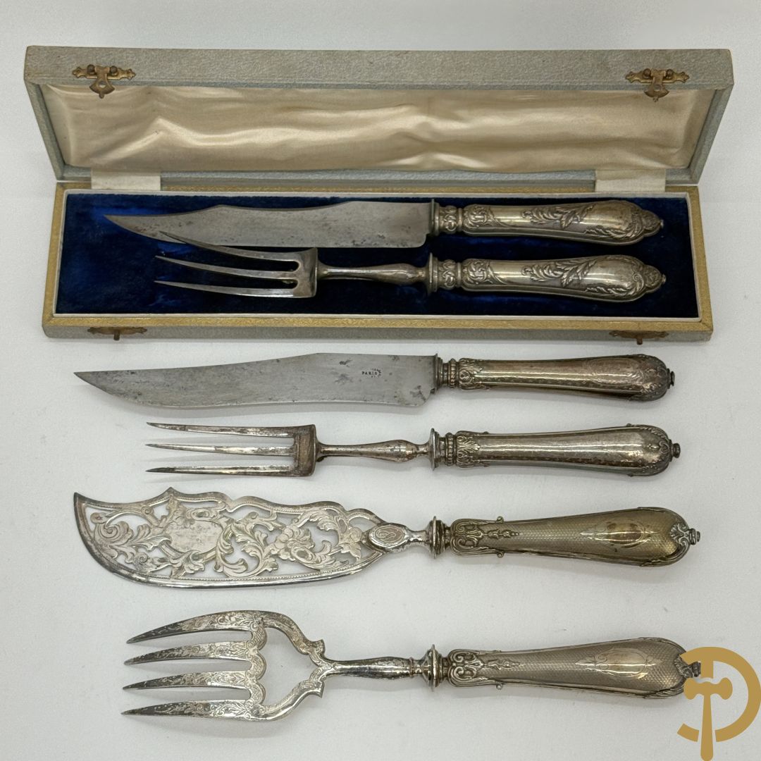 Wildbestek met massief zilveren handvaten en geajoureerd lemmet, Louis XV stijl