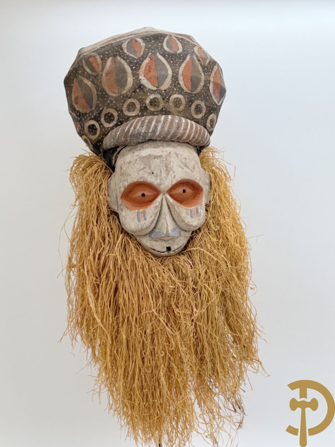 Afrikaans Yaka masker met raffia