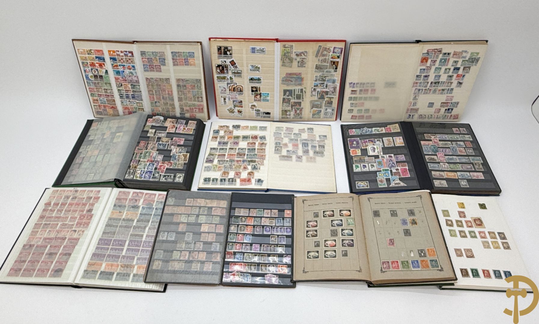 10 postzegelalbums van o.a. Duitsland, Congo, België, ... - Heel divers met veel zeldzame zegels