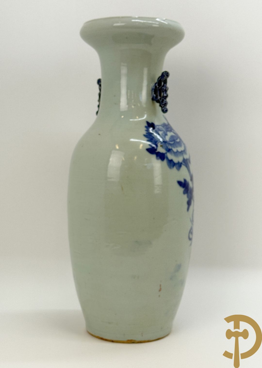 Chinese porseleinen vaas met blauw/wit fenix en bloemendecor