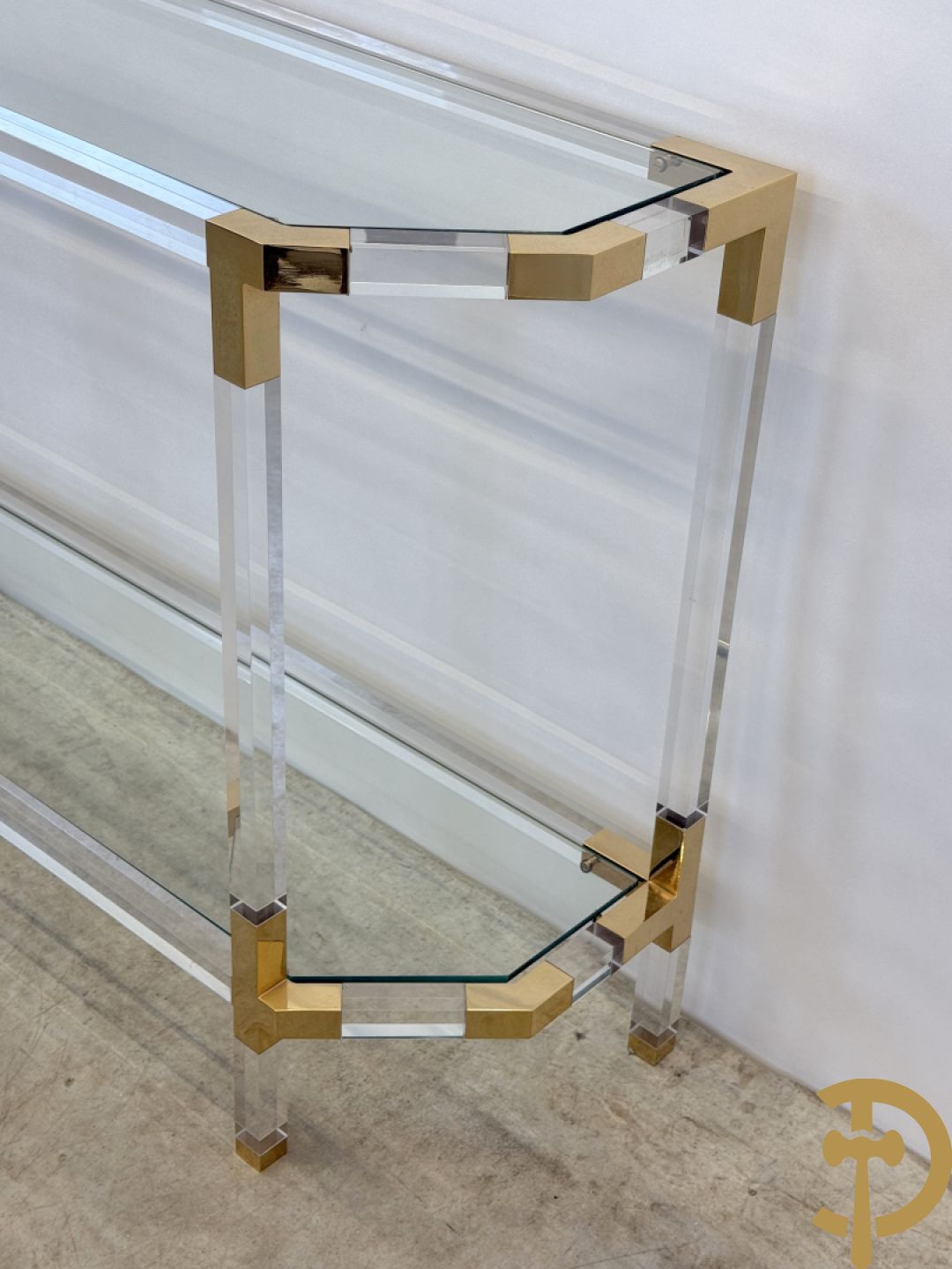 Twee plexi wandtafels met koperen ornamenten, jaren 