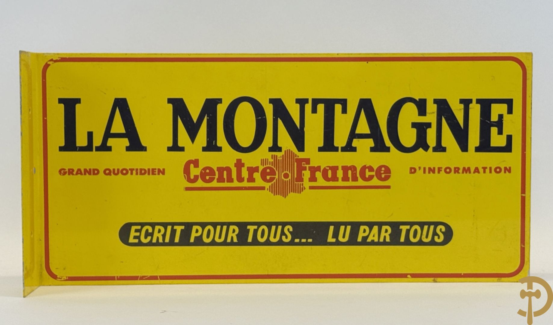 Metalen beschilderd reclamepaneel La Montagne, double face