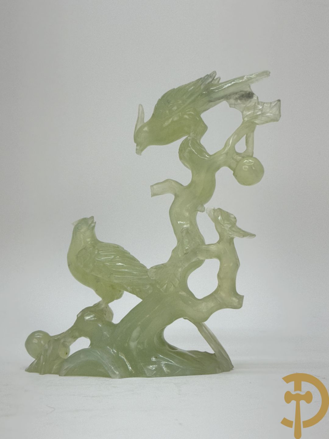 Jadeiet sculptuur van boom met vogels + koppel vogels op bloemen in jadeiet + 2 vogels op tak in jadeiet