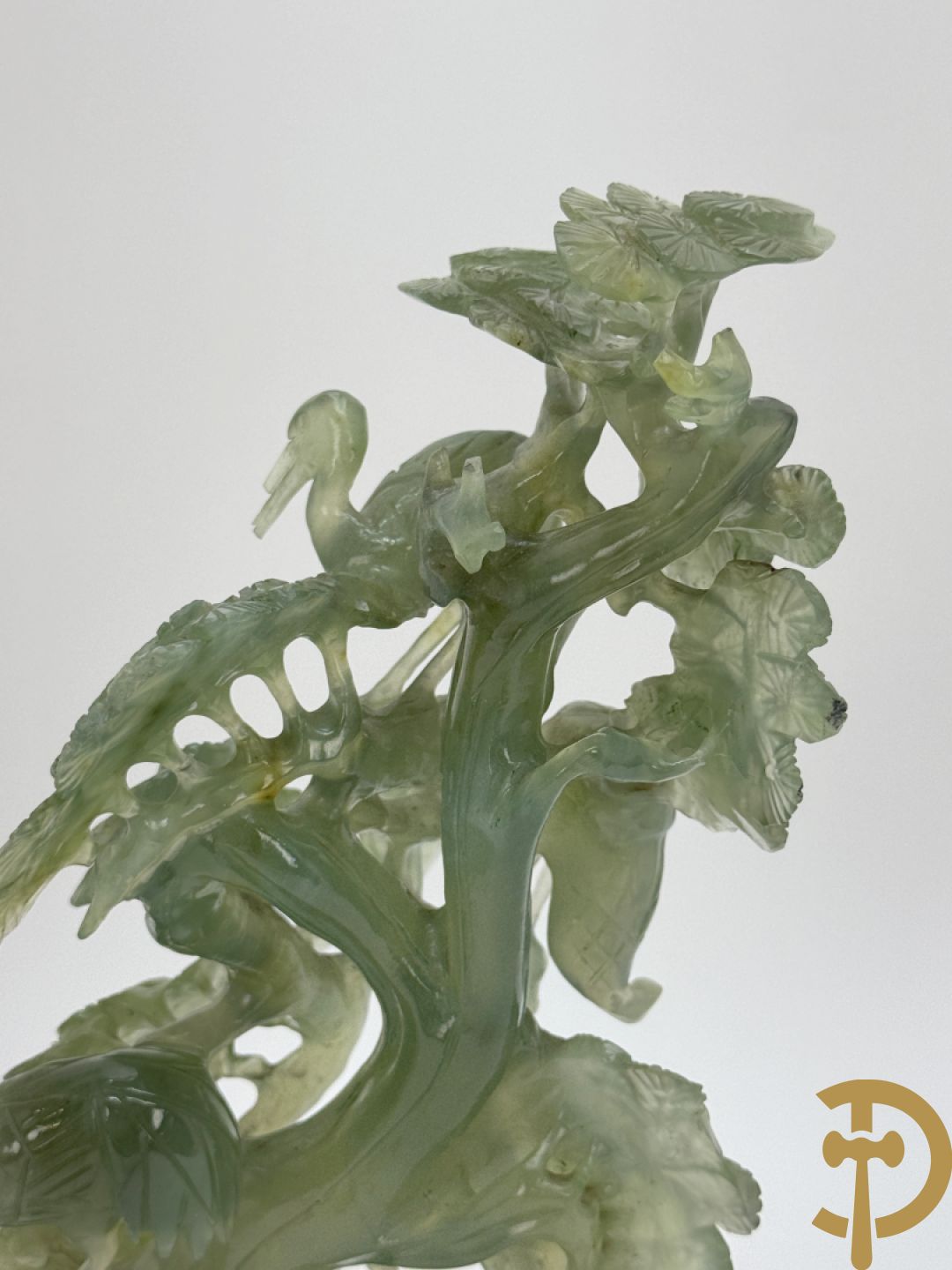 Jadeiet sculptuur van boom met vogels + koppel vogels op bloemen in jadeiet + 2 vogels op tak in jadeiet