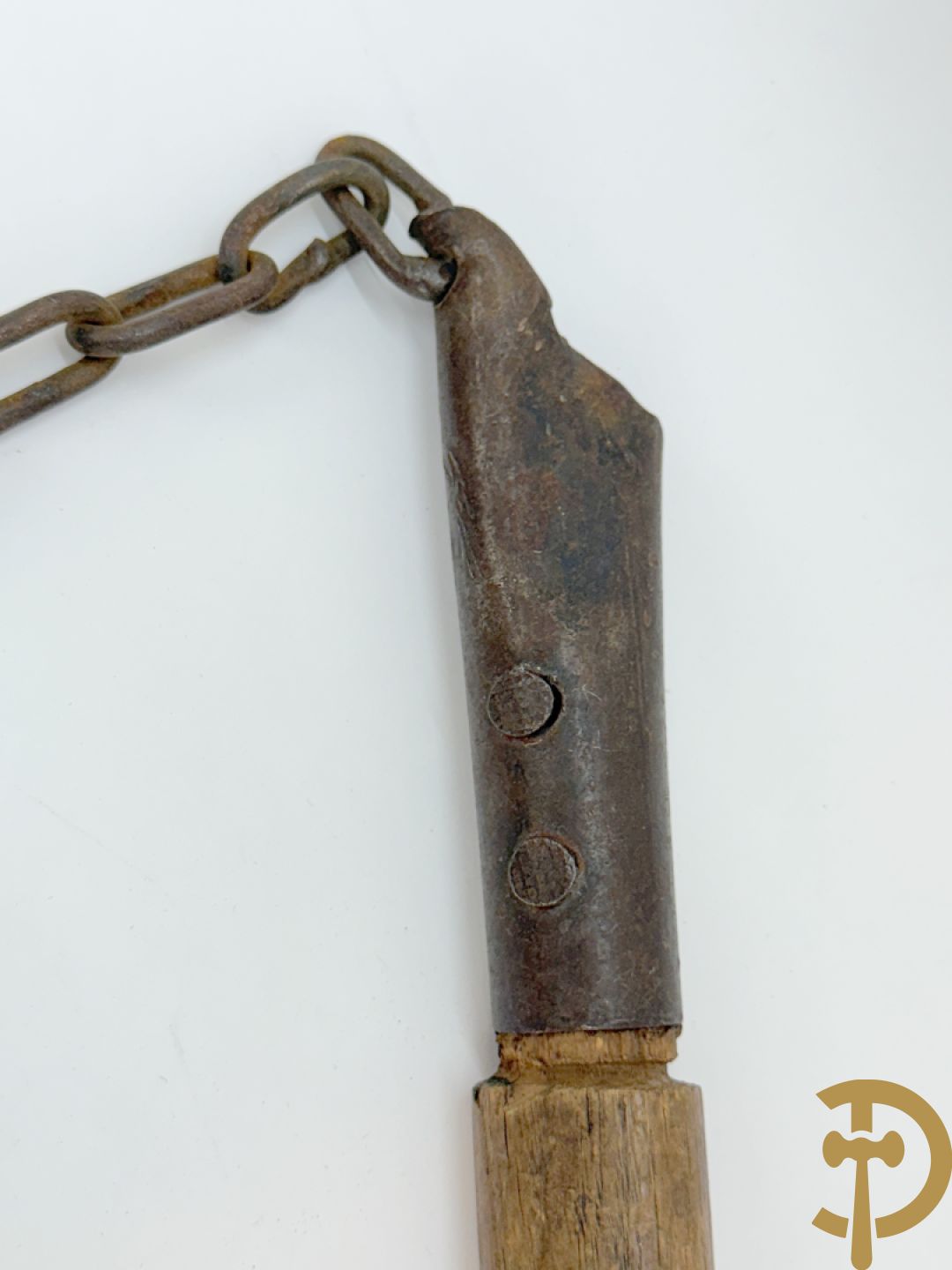 Oude replica goedendag met metalen bol
