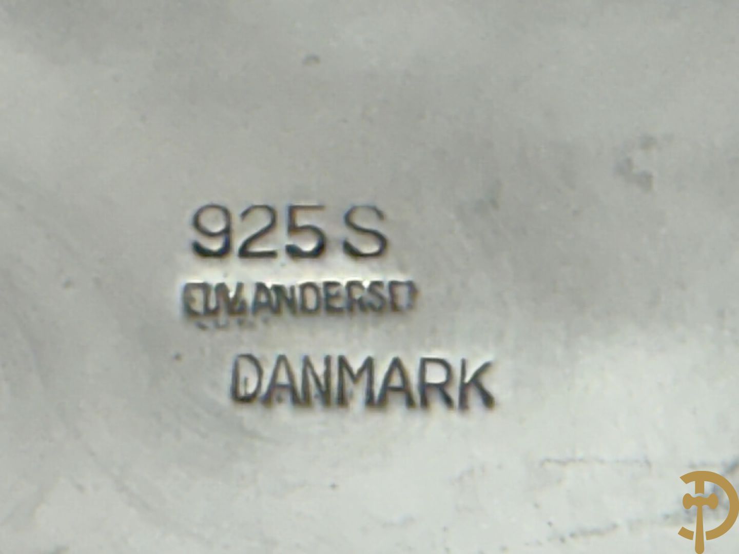 Gelobde massief zilveren Margerete beker, onderaan gemerkt Denemarken 925, Anderse getekend
