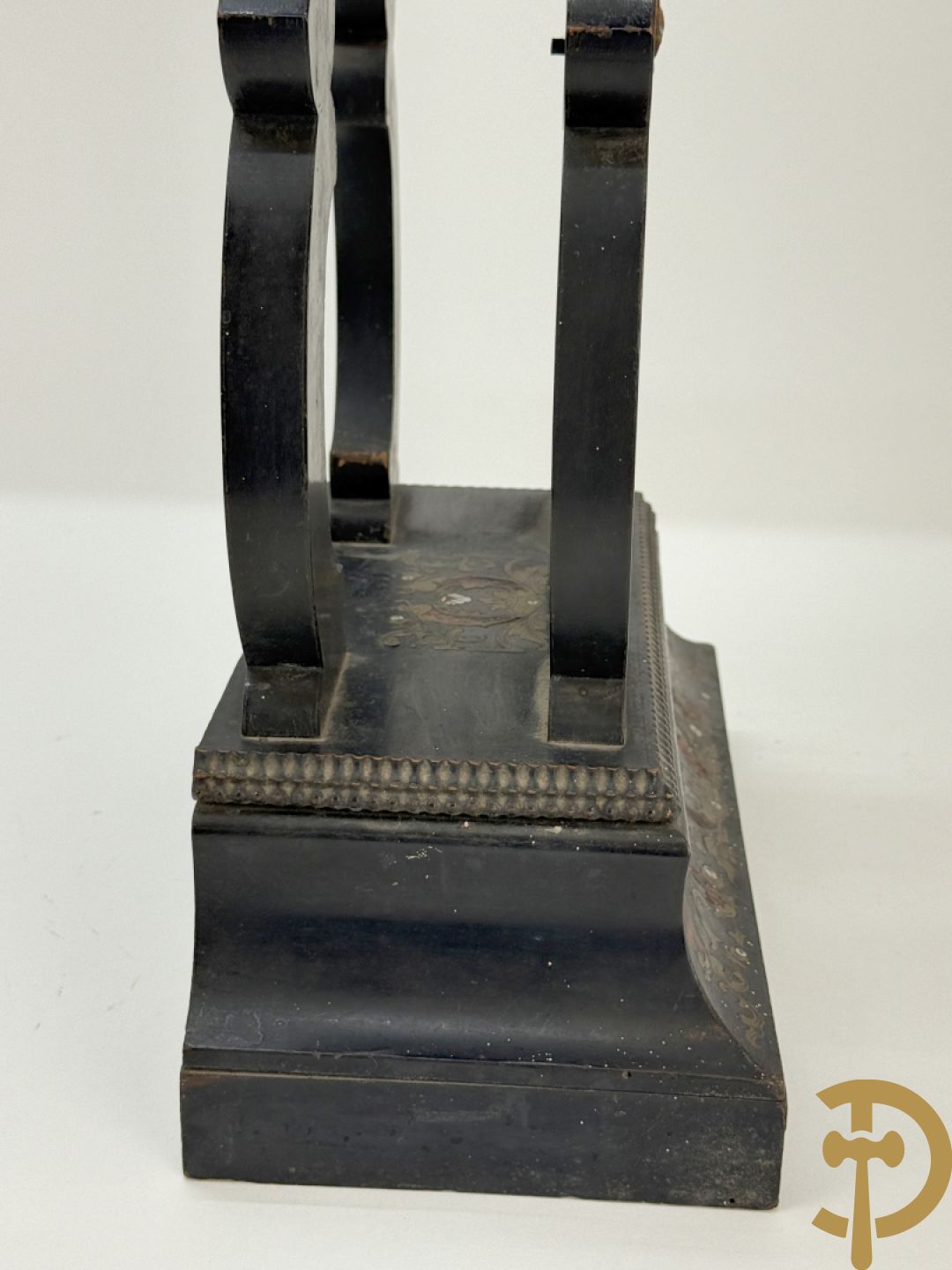 Napoleon III pendule met koper- en parelmoerinleg