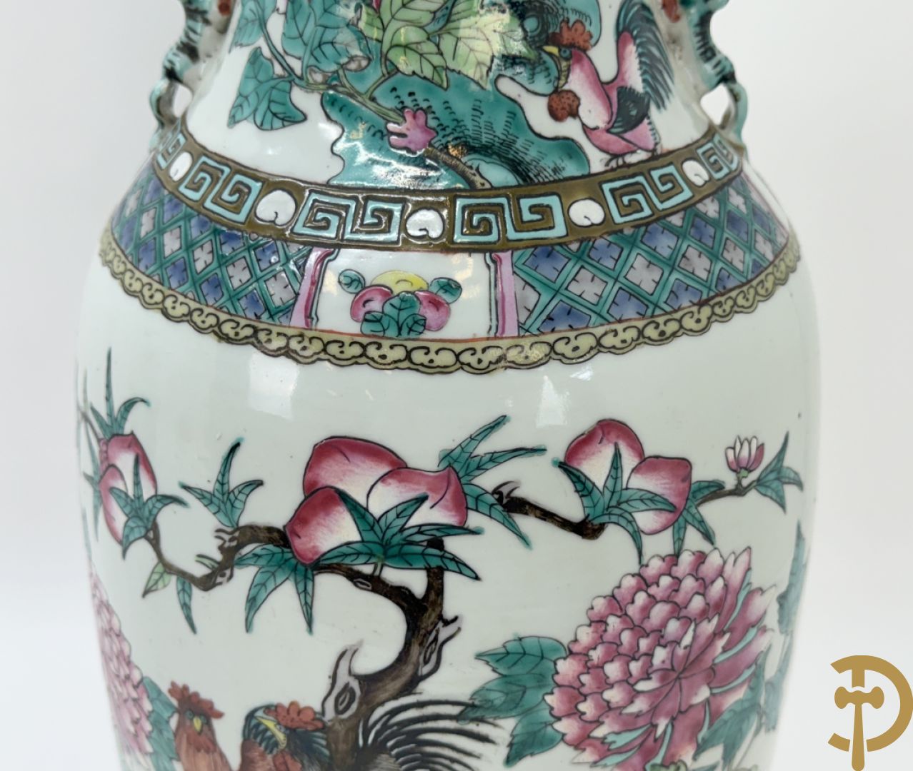 Chinese porseleinen vaas met decor van hanen en bloemen