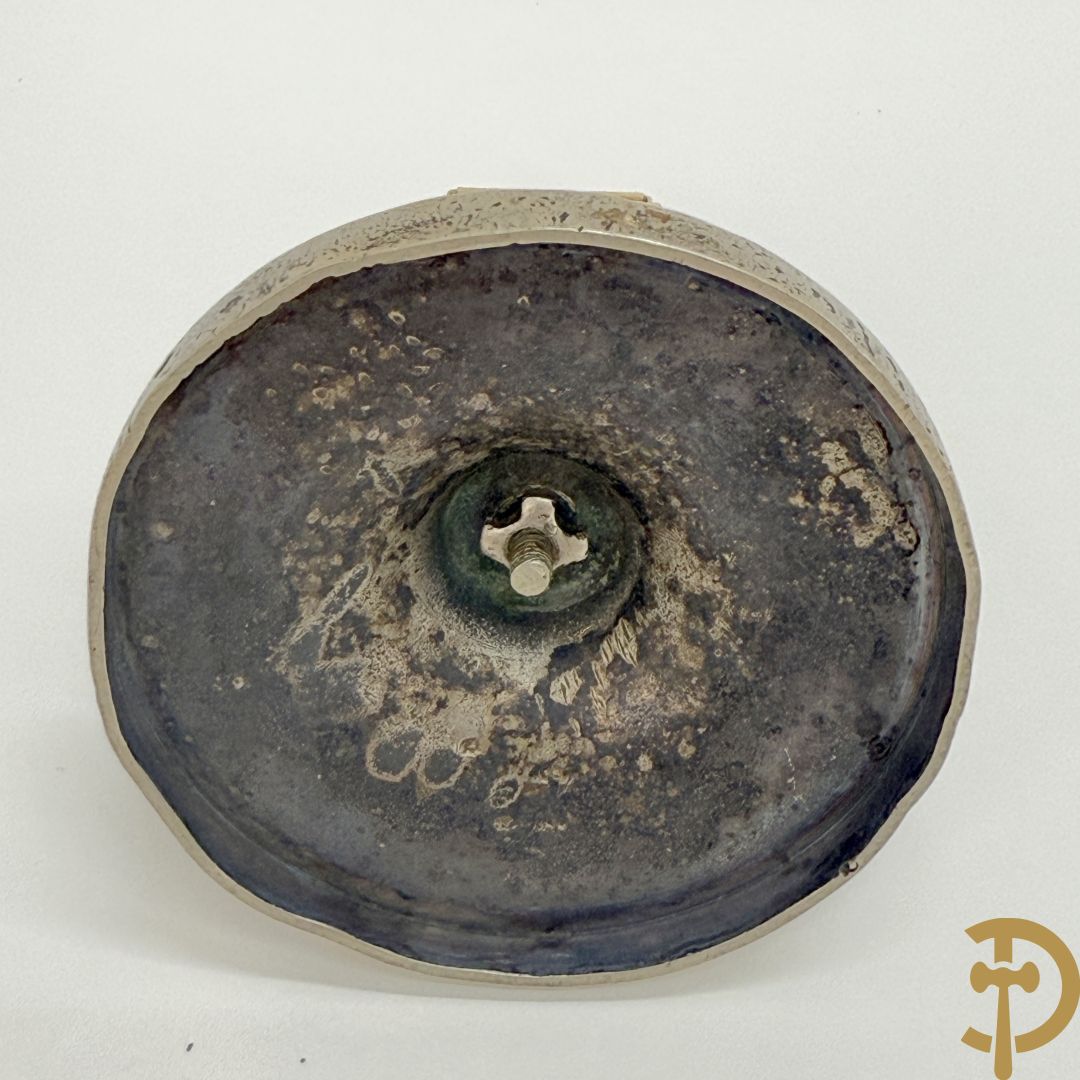 Vier luciferhouders in verzilverd metalen met reclame opschriften van Wiskeman (2 x) , Orfeverie Van Den Torren en Orfeverie L. Haut