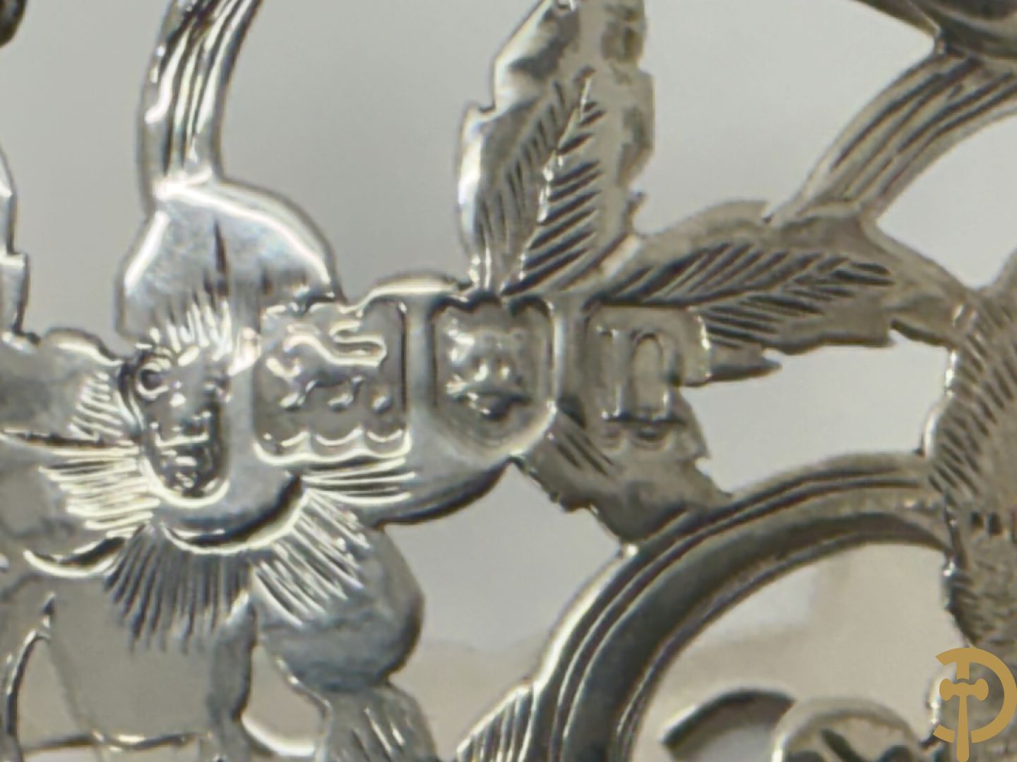 Paar pique fleurs in massief Engels zilver, Londen 1906 en 1908