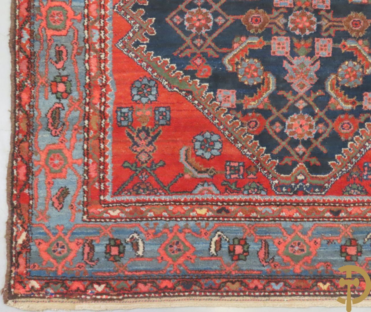 Oosters handgeknoopt tapijt Malayer met geometrisch bloemenpatroon op blauwe fond