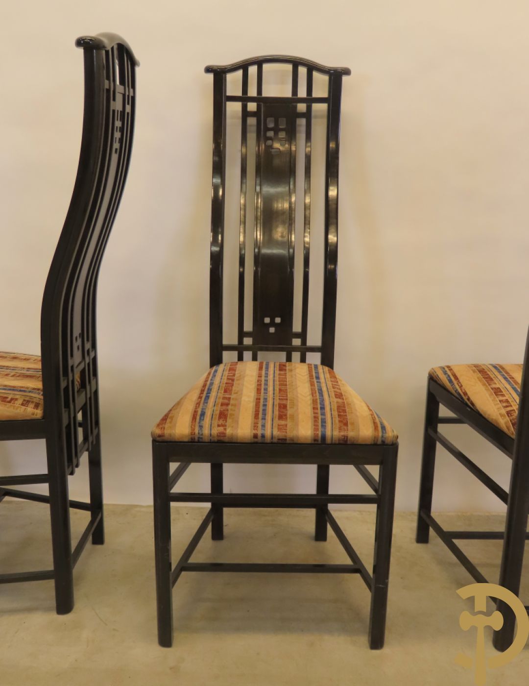 Grote ovale tafel van de Italiaanse ontwerper Umberto Asnago voor Giorgetti + 10 bijhorende hoogleunige stoelen